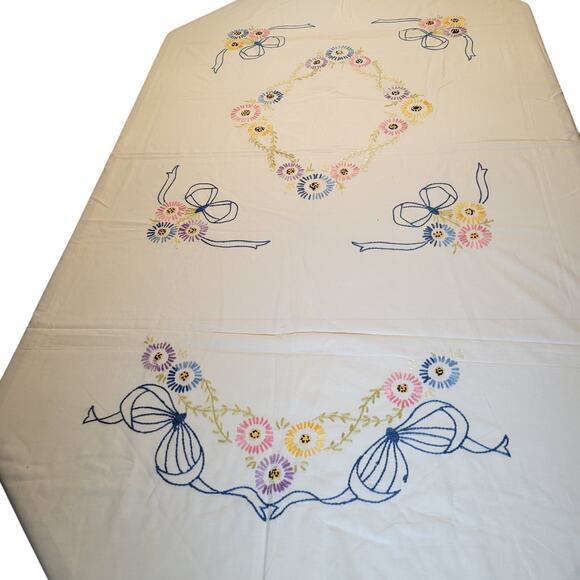Vintage Handmade Bedspread Embroidered Flowers 72x80 Fringe Edges Floral Retro - Picture 1 of 14